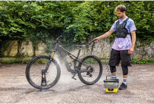 Produktbild Kärcher Mobile Outdoor Cleaner OC 4 + Bike Kit