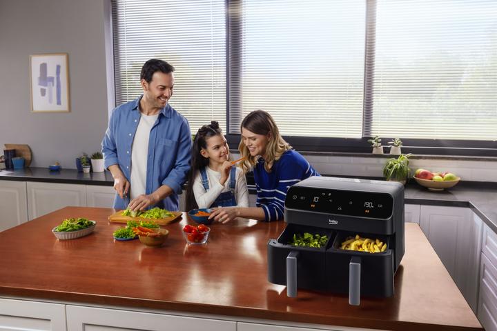 Actual product image Beko FRL5388B ExpertFry Dual Zone Air Fryer (EU plug)
