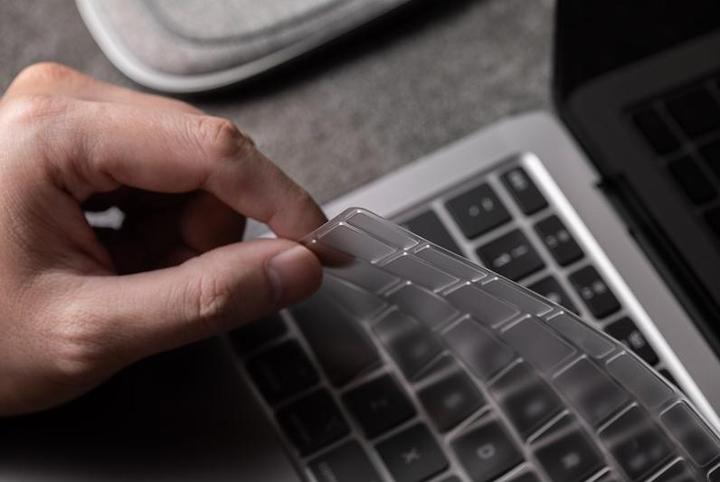 Image du produit Moshi ClearGuard (17.91")