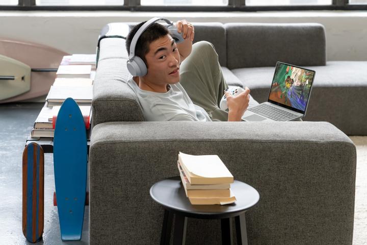 Immagine prodotto Microsoft Surface Laptop Go 2 (12.40", Intel Core i5-1135G7, 8 GB, 256 GB, DE)