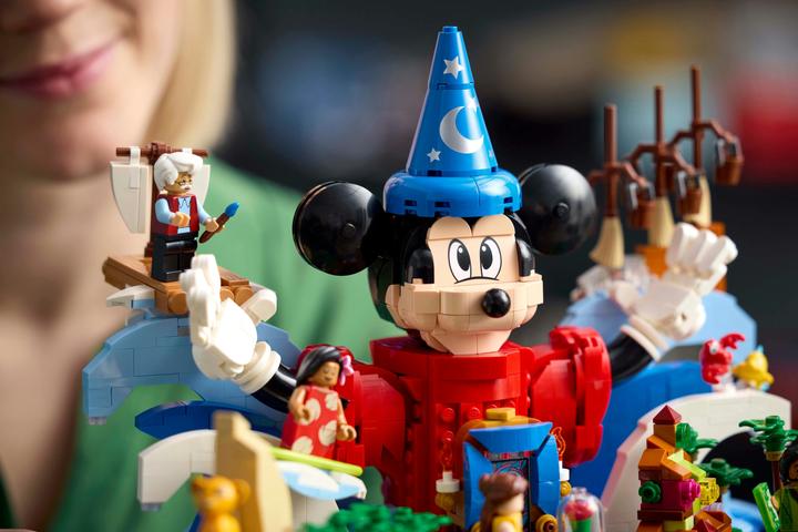Image du produit LEGO Magie Disney (21352, LEGO Ideas, LEGO difficiles à trouver)