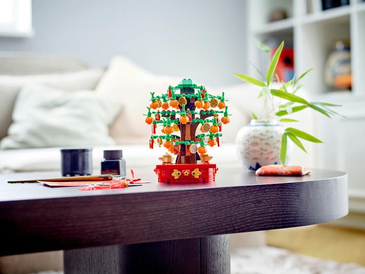Actual product image LEGO Lucky Chestnut (40648, LEGO Icons)