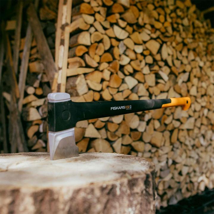 Actual product image Fiskars Splitting axe