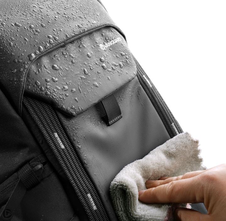 Actual product image Vanguard Veo Adaptor R44 with USB-A (Photo backpack, 15 l)