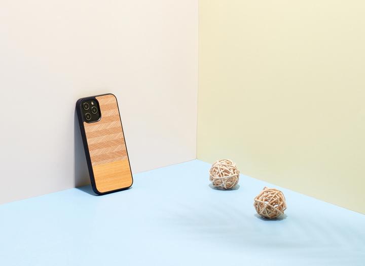 Image du produit Man&Wood coque pour iPhone 12/12 Pro herringbone arancia black (Apple iPhone 12, Realme 12 Pro+)