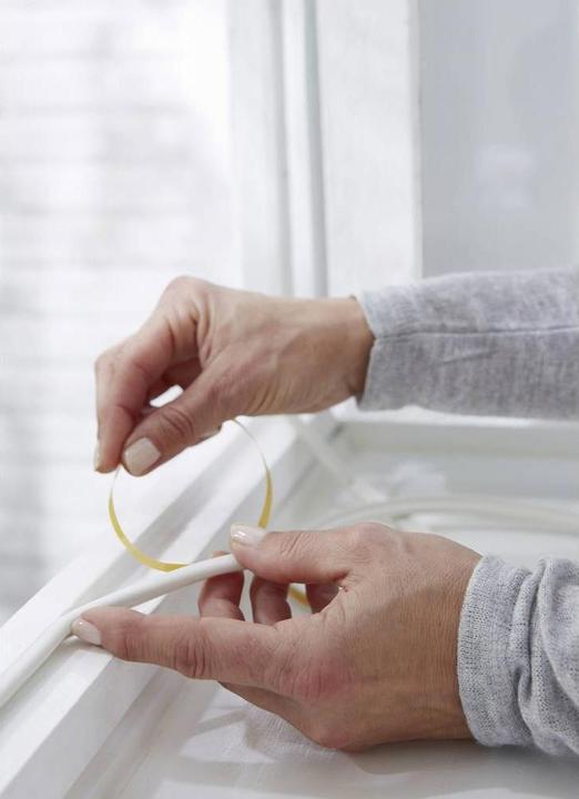 Produktbild tesa tesamoll CLASSIC P-Profil Fensterdichtung, Gummidichtung zum Isolieren