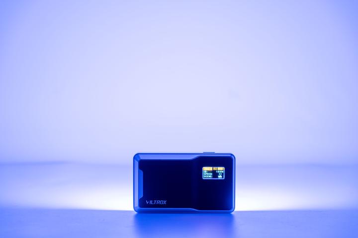 Produktbild Viltrox Retro 08X RGB Pocket LED Light (Videoleuchte)