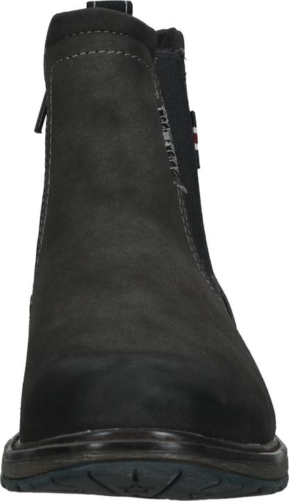 Actual product image Mustang Masculine yet timeless, the manufacturer presents this ankle boot for colder days i (42)