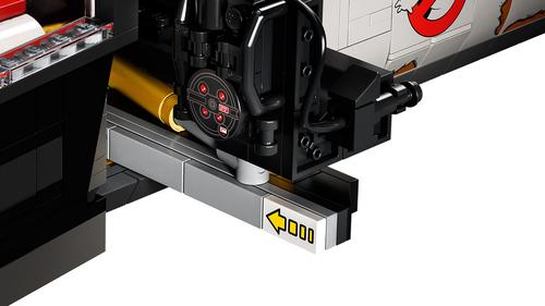 Actual product image LEGO Ghostbusters ECTO-1 (10274, LEGO Icons, LEGO Rare Sets)