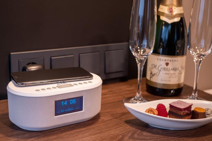 Produktbild AIC Radiowecker mit DAB+ Digitalradio