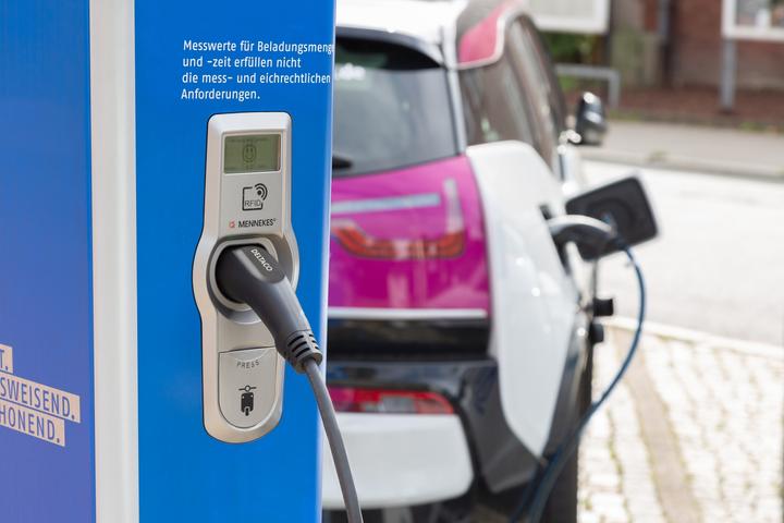 Productafbeelding Deltaco Typ 2 auf Typ 1 Kabel (Type 1, 3.60 kW, 16 A, 3 m)