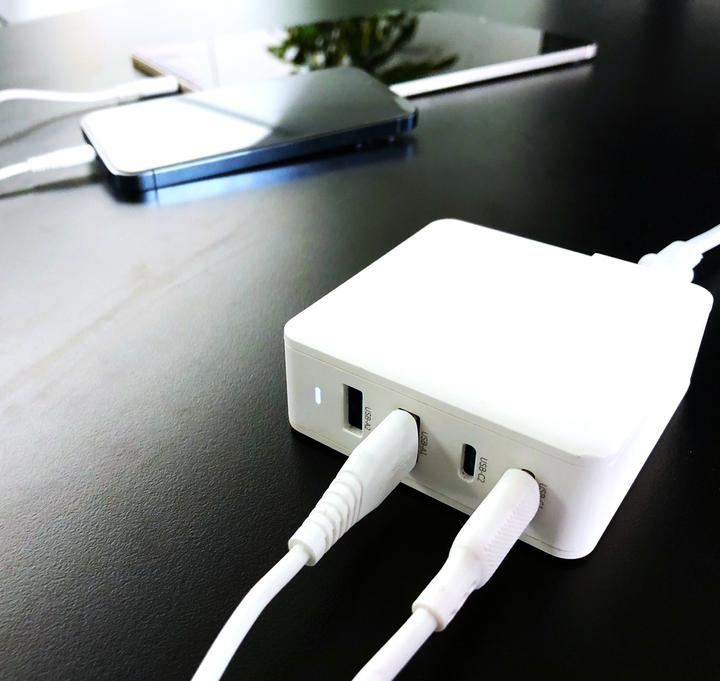 Image du produit Dudao Adaptateur GAN 100W Type Cx2 + 2xUSB Blanc (100 W)