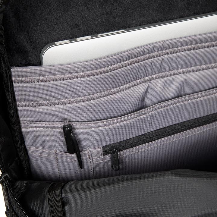 Actual product image Eastpak TecumCNNCT Coat (20 l)