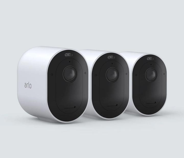 Image du produit Arlo Pro 4 Spotlight, pack de 3 caméras blanc (2688 x 1520 pixels)