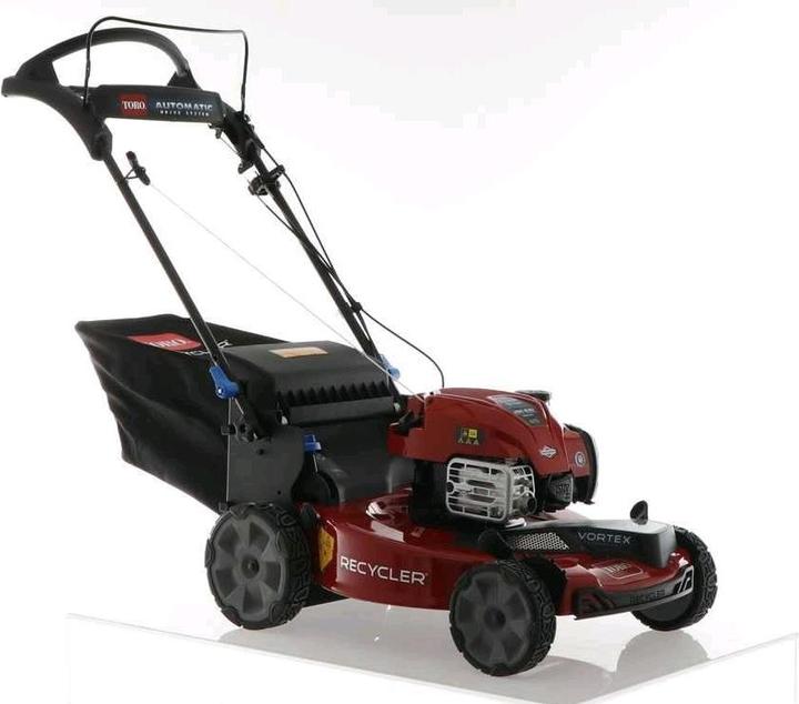 Image du produit Toro Tondeuse à essence avec recycleur + 4 roues motrices Largeur de coupe 55cm (Essence)