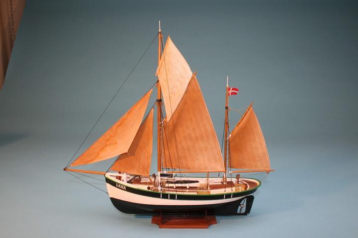 Actual product image Billing Boats Dana - Plastic hull 1:60 - (428316)