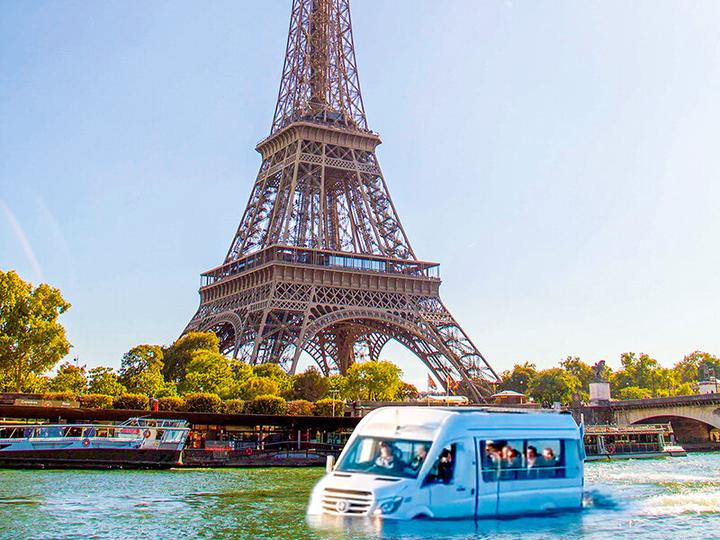Actual product image Smartbox Romantic holiday in Paris with 2 nights, bus boat trip and champagne for 2 (2 pers.)