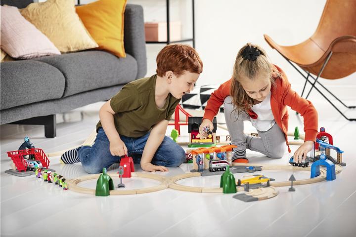 Produktbild Brio Smart Tech Zug mit Actiontunnels