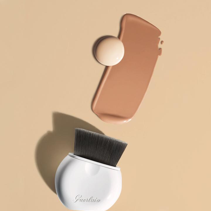 Actual product image Guerlain Essentiel Foundation Brush (Foundation)