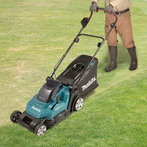 Image du produit Makita DLM432PT2 Tondeuse à gazon sans fil 2X18V, 43cm, 2X5,0Ah Li-Ion DC18RD, 3 (Fonctionnement sur batterie)