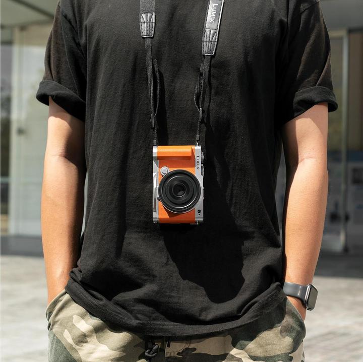 Image du produit SmallRig 5052 L Poignée de forme pour Panasonic LUMIX S9 (Édition limitée orange) (Poignée)