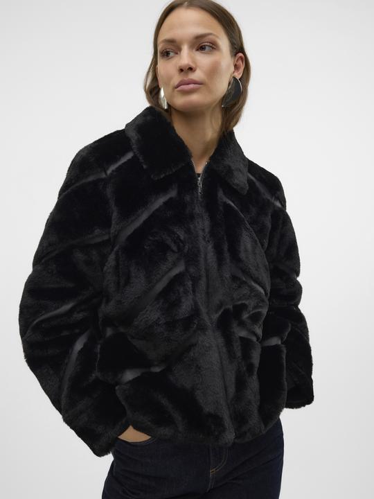 Immagine prodotto Vero Moda VMSONJALUIS Giacca in pelliccia sintetica (XS)