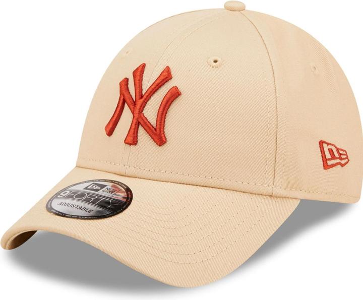 New Era 9Forty Strapback Cap - New York Yankees Beige