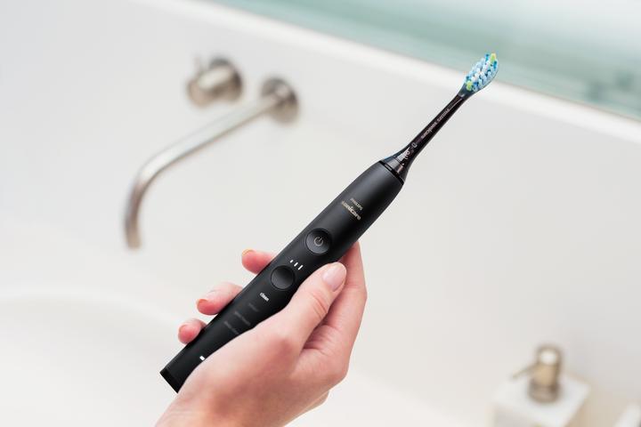 Actual product image Philips Sonicare Diamond Clean 9000 & Cordless Power Flosser 3000 (Sonic toothbrush)