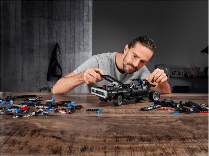 Image du produit LEGO Dom's Dodge Charger (42111, LEGO Technic)