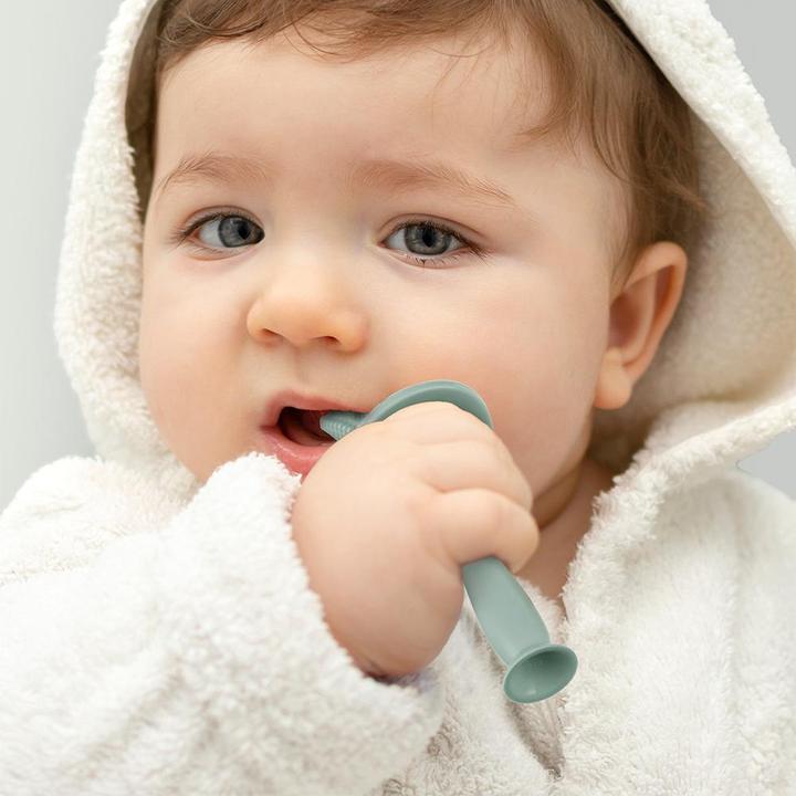 Actual product image Haakaa 360° Toothbrush - Pea Green (Soft, 1 x)