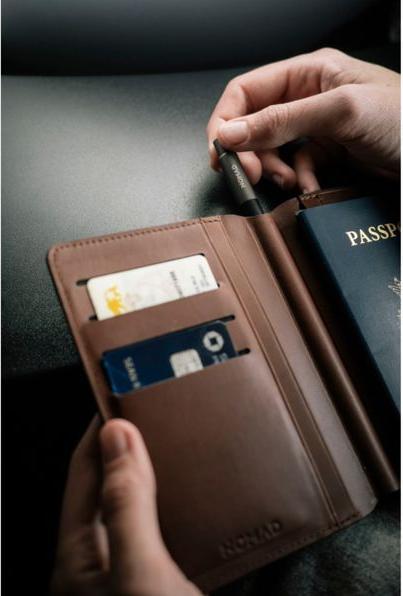 Productafbeelding Nomad Leren Paspoort Portemonnee Pen Editie Rustiek Bruin
