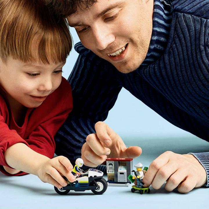 Actual product image LEGO CITY chase with the police motorbike (60455, LEGO City)