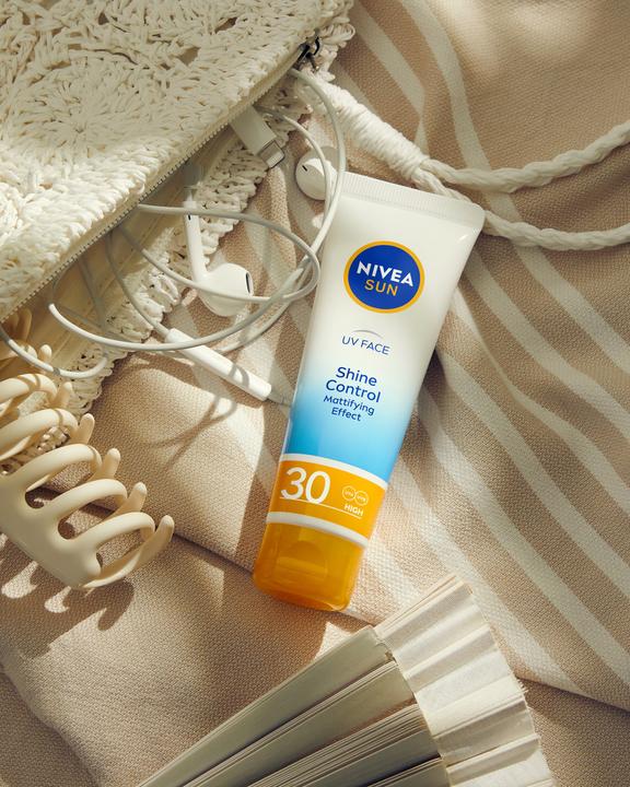 Actual product image NIVEA Sun UV Face Shine Control (Sun cream face, SPF 30, 50 ml, 69.67 g)