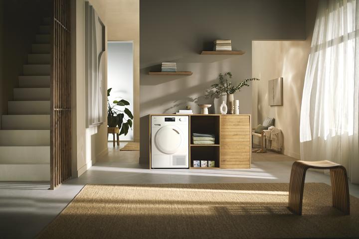Actual product image Miele TEC675WP 125 Edition (8 kg, Left)