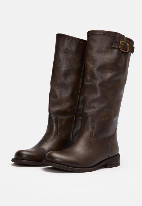 Actual product image Felmini Gredo 6922, the mid-height biker boot from, is made from smooth leather. These boots are (41)