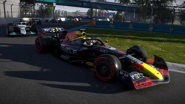 Actual product image Microsoft F1 22 (Xbox One X)