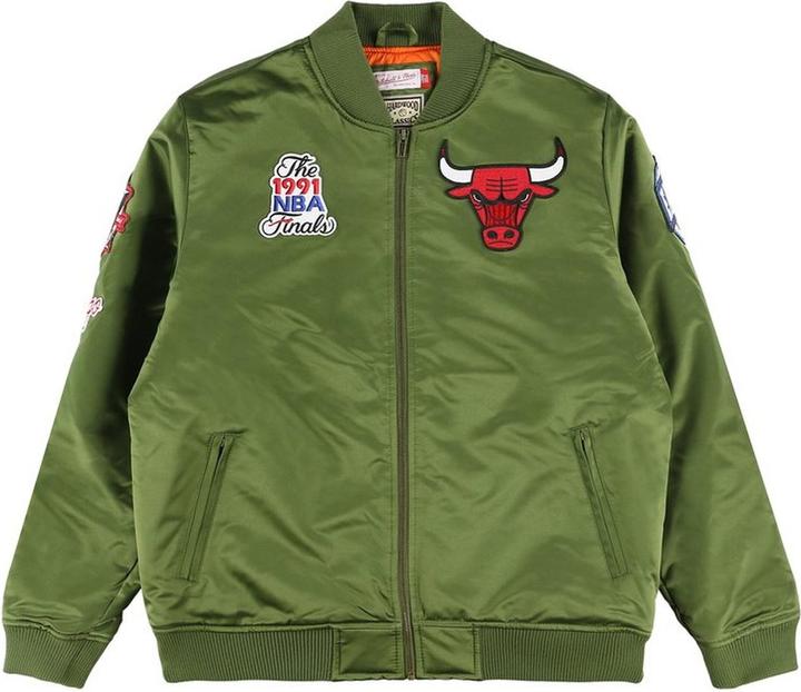 Actual product image Mitchell & Ness NBA Flight Satin - Chicago Bulls Bomberja - 125971 (L)