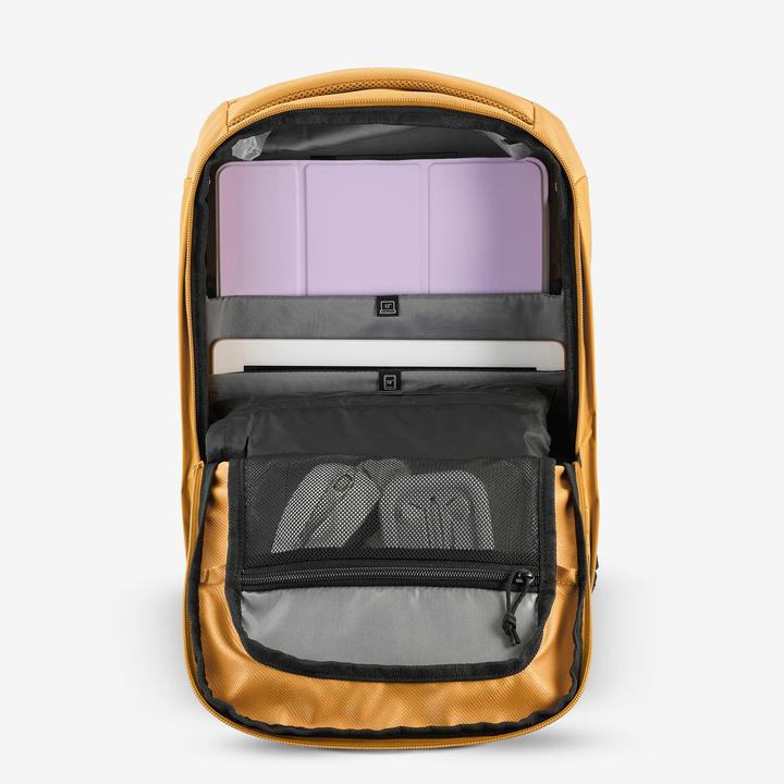 Actual product image Quechua Hiking backpack 16 L - NH500 Escape (16 l)