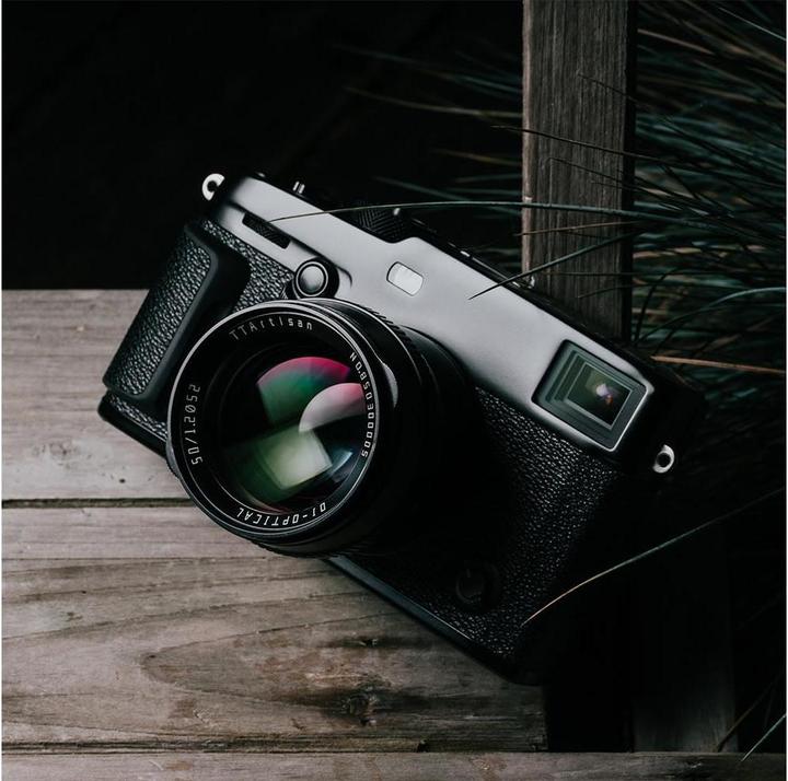 Image du produit TTArtisan 50mm f1.2 pour monture Fuji FX (APS-C) (Fujifilm X, APS-C / DX)