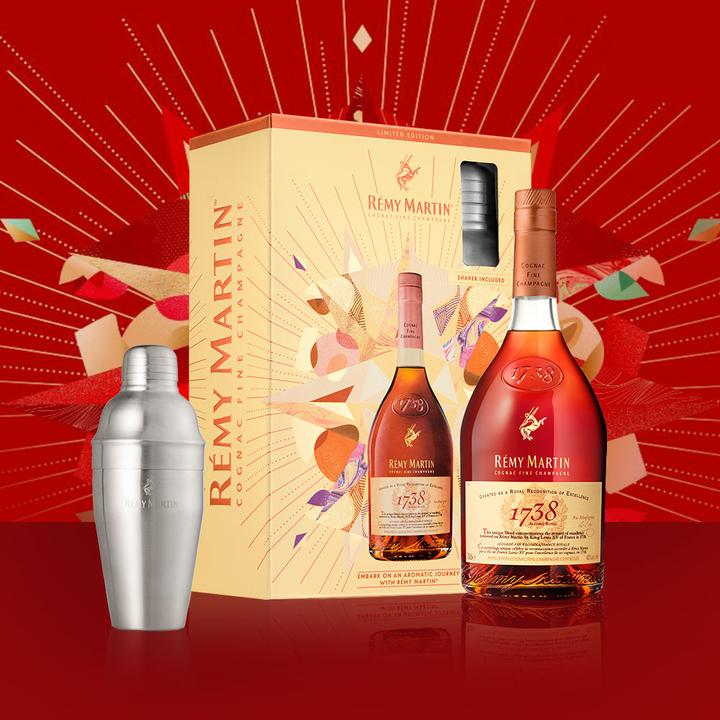 Produktbild Rémy Martin 1738 ACCORD ROYAL Cognac Fine Champagne 40% Vol. 0,7l in Geschenkbox mit Shaker (1 x 70 cl)