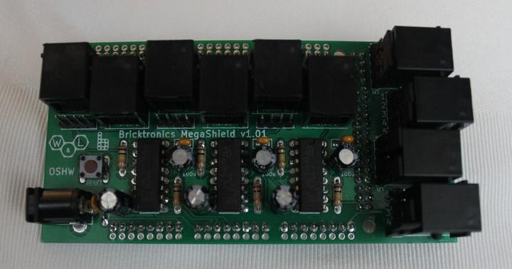 Actual product image Play-Zone Wayne and Layne Bricktronics MegaShield