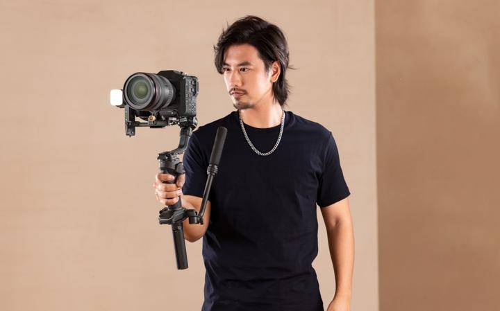 Produktbild Zhiyun Crane 4 Combo (Spiegelreflexkamera, Systemkamera, 6 kg)