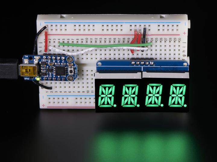 Immagine prodotto Adafruit Display alfanumerico verde 4 caratteri I2C (Display)