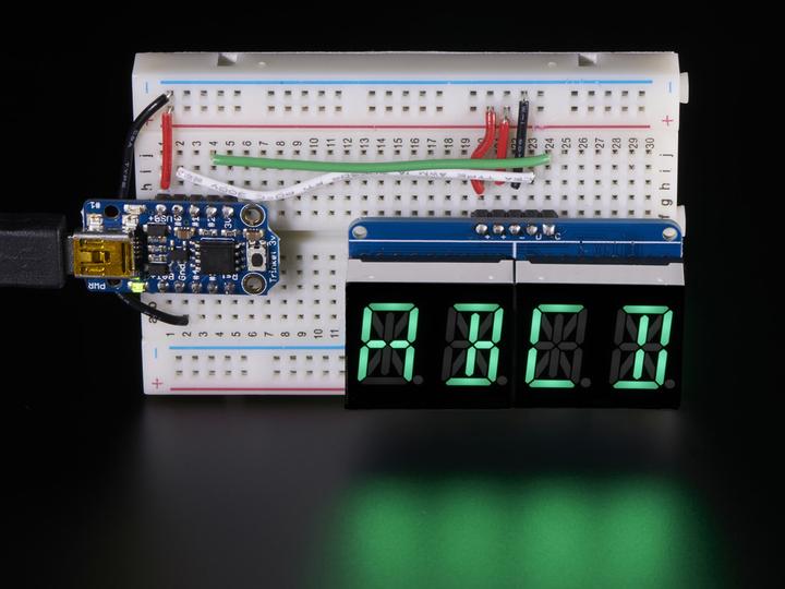 Immagine prodotto Adafruit Display alfanumerico verde 4 caratteri I2C (Display)
