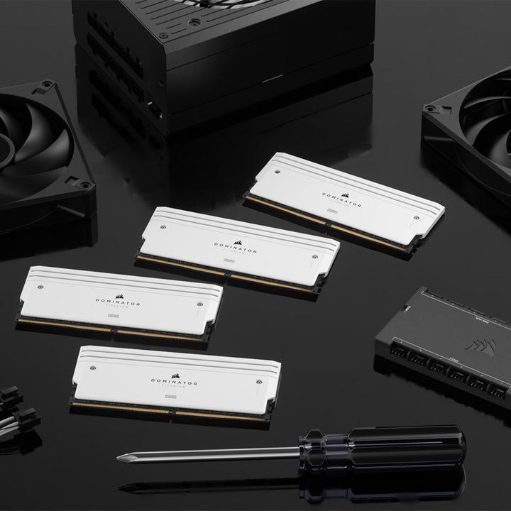 Actual product image Corsair Dominator Titanium (2 x 16GB, 6600 MHz, DDR5 RAM, DIMM)