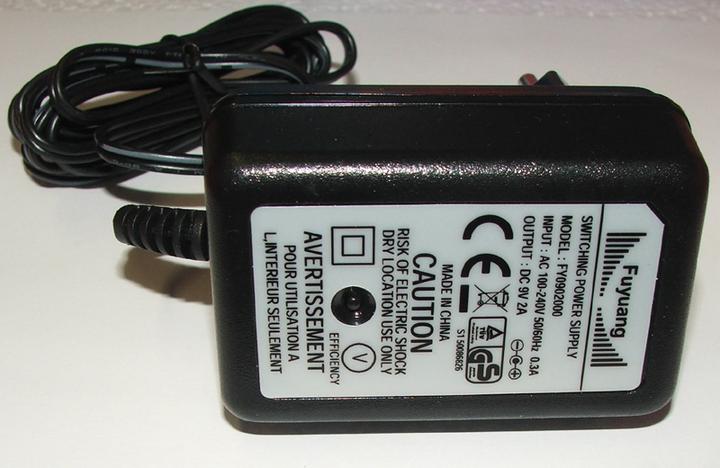 Immagine prodotto Fuyuang Alimentatore AC/DC adattatore 9V DC 2000mA 5,5mm*2,1mm (Alimentatore)