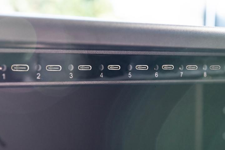 Immagine prodotto Digitus Armadio di ricarica mobile, 14", USB-C, chiave PIN elettr. PIN, 16 stazioni di ricarica, ventola