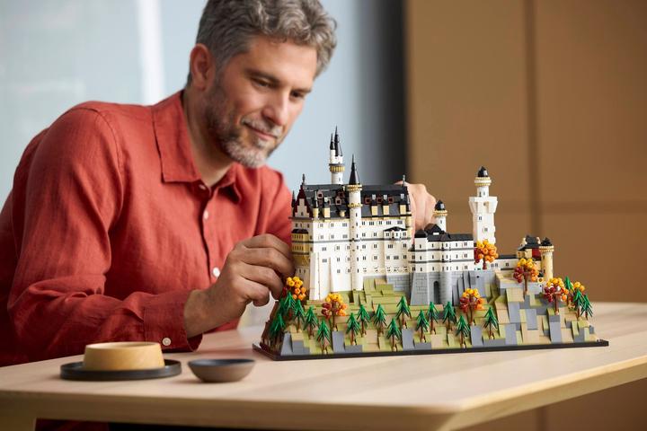 Produktbild LEGO 21063 Confidential (21063, LEGO Architecture)