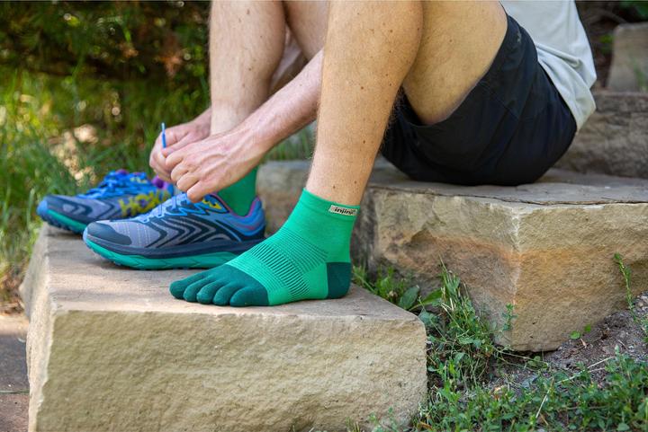 Actual product image Injinji Run Lightweight Mini-Crew (M)