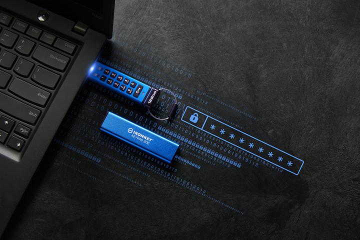Produktbild Kingston IronKey Keypad 200 (8 GB, USB-A)